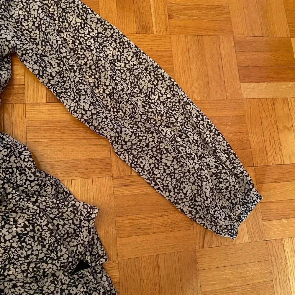 Flowy wrap dress - Picture 4 of 6